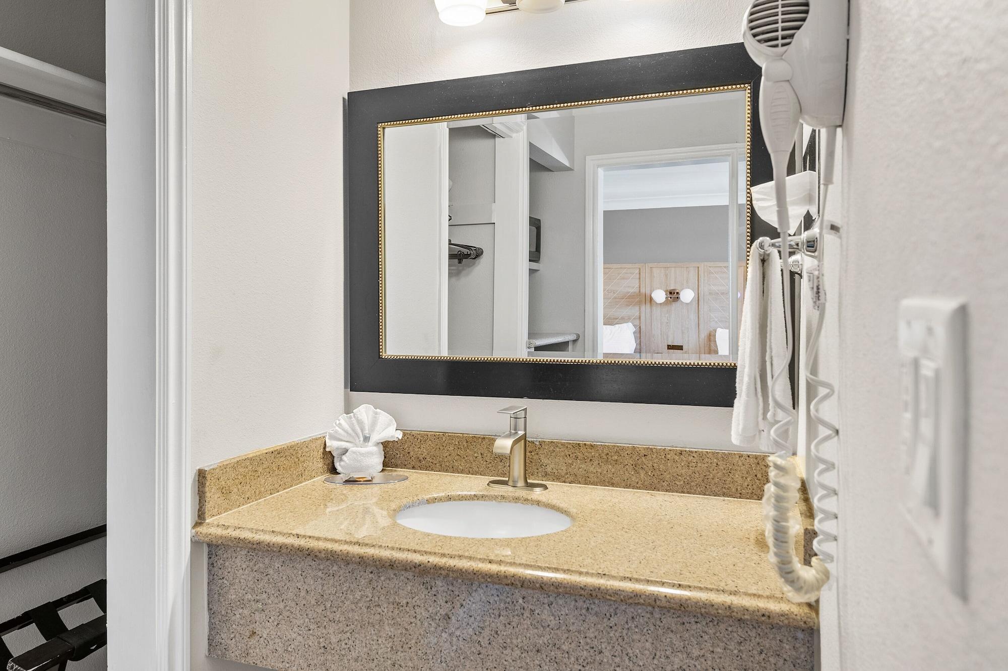 Vagabond Inn Whittier Εξωτερικό φωτογραφία